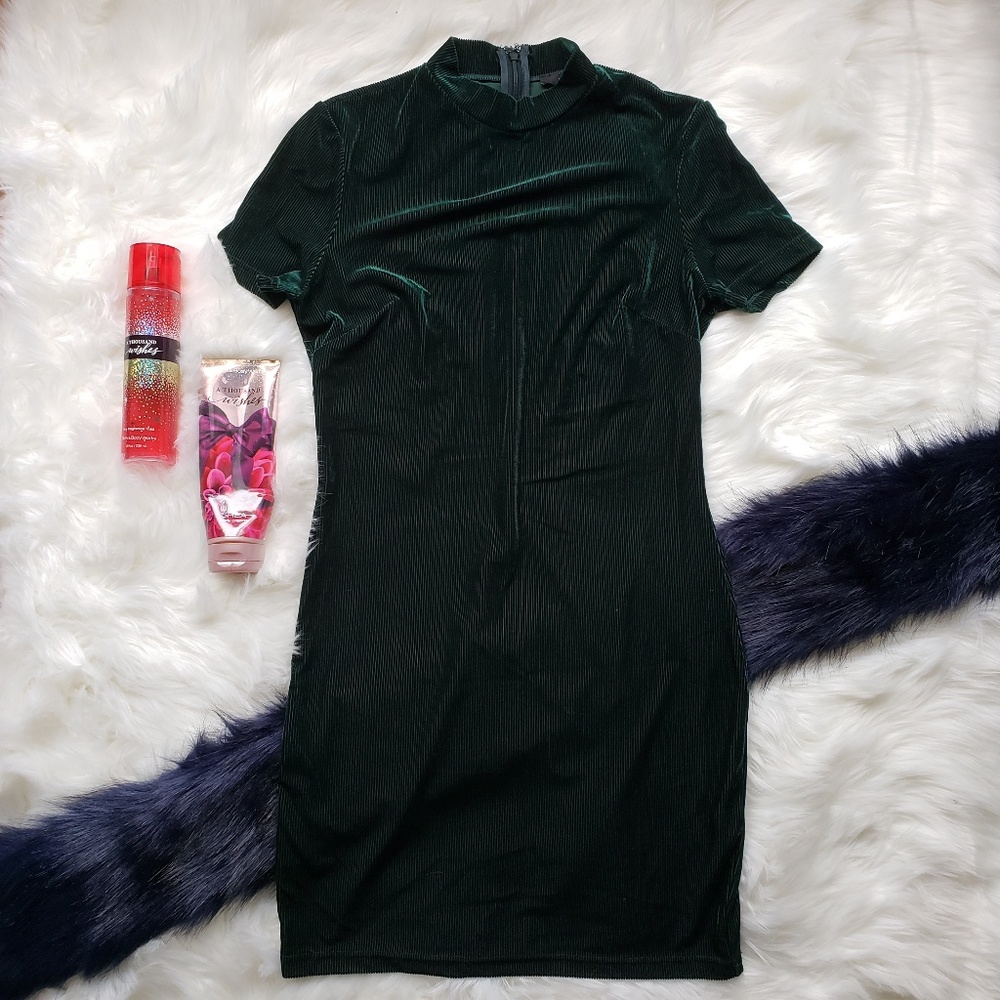 Forever 21 Green Velvet Mock Neck Body Con Dress
